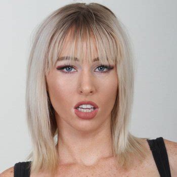 Zoey Chanel Babe Page Watch This Pornstar On FreeOnes