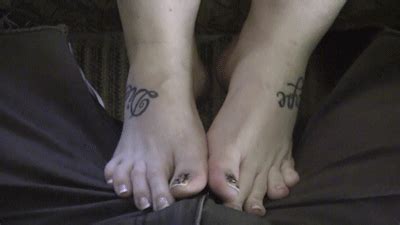 Female Arches Tobis BBW Crotch Rubbing MOV