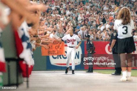 Cal Ripken Record Photos And Premium High Res Pictures Getty Images