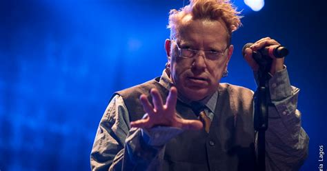 La conmovedora historia del ícono punk de los Sex Pistols que dejó todo para cuidar a su esposa