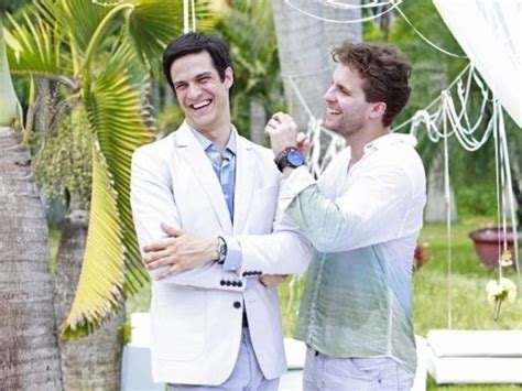 Em Comunicado Globo Justifica Beijo Gay Em Novela