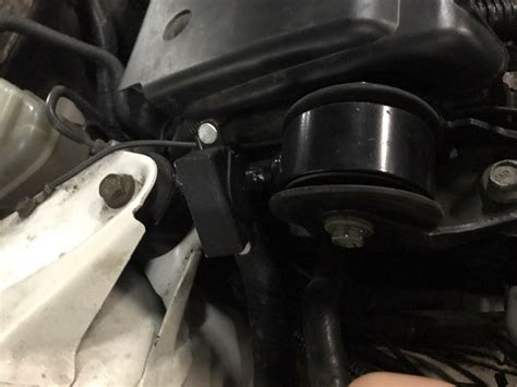 Верхняя подушка двигателя! — Toyota Camry (XV30), 2,4 л, 2002 года ...