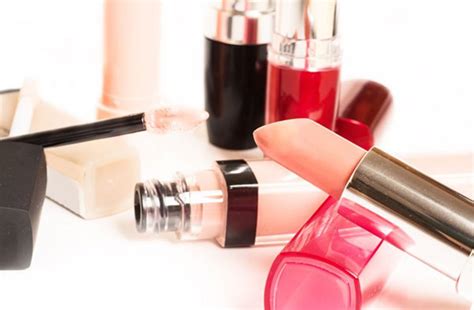 V De Nude A Cor D O Tom Dos Esmaltes E Batons Da Esta O Sal O