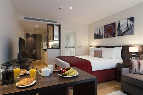 Marlin Apartments London City: Transit Access from Greater London 2