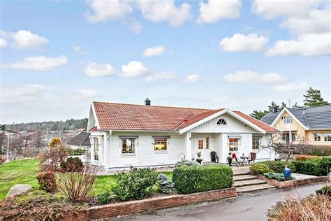 Bjurfors Hovas Kvarnliden: A Charming 142 sqm Home