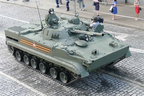 Військові РФ отримали першу у 2023 році партію БМП-3 - Мілітарний