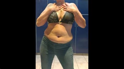 Milf Is Bringing Lipgloss An And Smoke A Sigaret While She Is Doing Oil On Her Body Xxx Mobile