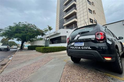 MidiaNews Polícia Civil apreende 12 celulares modens e diversos pen