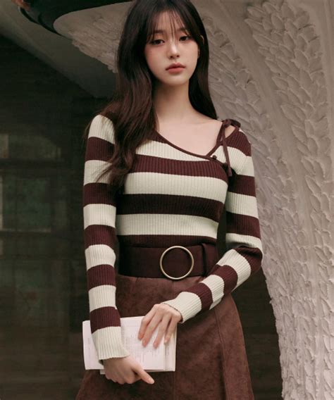 Musinsa Rolarola Cut Out Ribbon Boarder Knit Brown