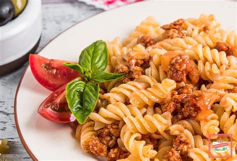 Макароны с фаршем по-домашнему