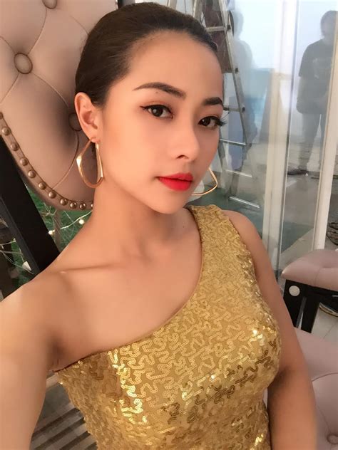 Sự lột xác đến không ngờ của hot girl Huyền Thạch