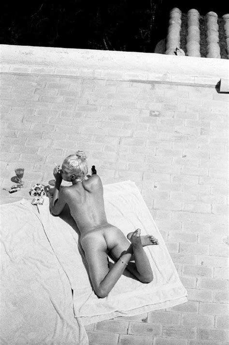 Becca Hiller Nude Sexy Photos TheFappening