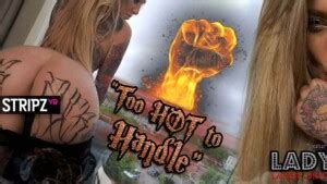 Lauren Brock Heavily Tattooed Naughty Fetish Model Vr Porn Video Vrporn