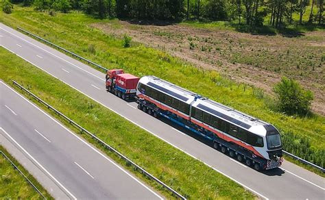 Camino a Jujuy las duplas del tren turístico de la Quebrada llegaron a