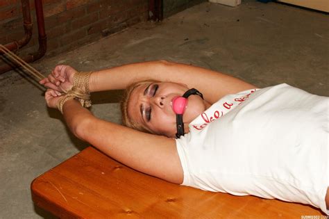 Gagged And Tied Up Linda Rays Nude Pussy Waits To Be Stimulated With Vibrator R18hub