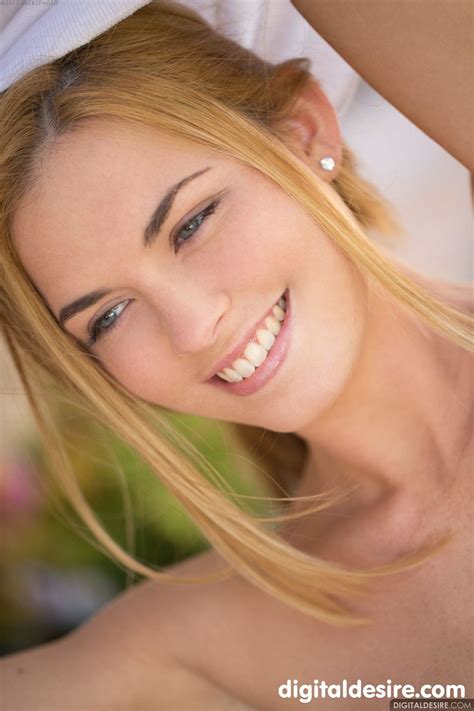 Lovely Babe Bailey Rayne Strips Fully Naked Spreads Her Sweet Shaved Pussy CoedCherry