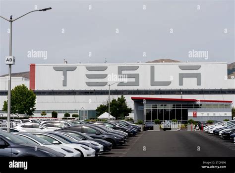 Tesla Motors Center In Fremont Ca Usa Stock Photo Alamy