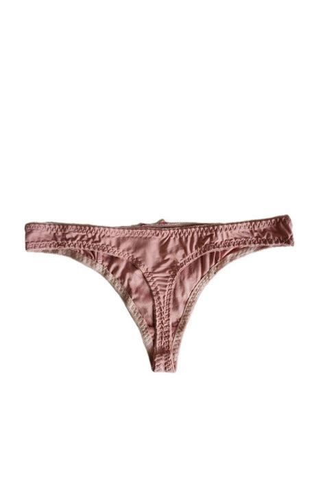 Conjunto de Lingerie Rosê em Renda Calcinha Fio Dental Arzzani Moda Íntima