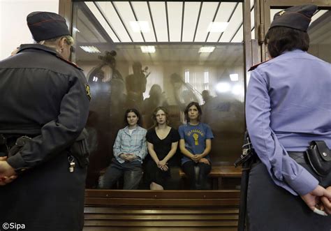 Les Pussy Riot condamnées à deux ans de camp Elle