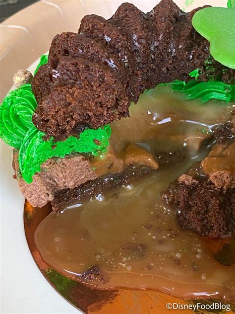 REVIEW: A Bundt Cake at Disney World Is an Irish Pub in Dessert Form
