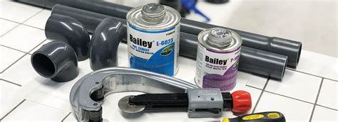 Как клеить трубу и фитинги ПВХ Обучающее видео, инструкция