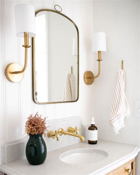 These 7 Beadboard Bathroom Ideas Bring New Life To The Timeless Trend