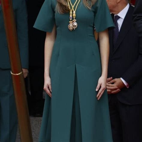 La Princesa Leonor Con Un Vestido Verde De Adolfo Dom Nguez En La