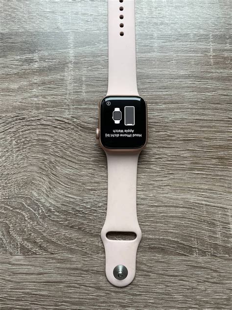 Apple watch 5 40mm Gold with Pink Sand - 4200 lei - Оригинал