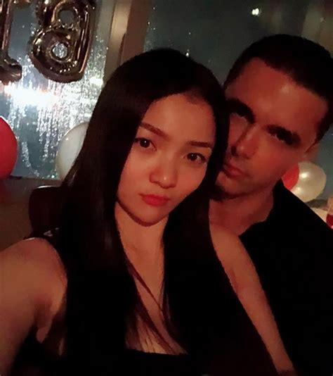 Hot girl ngực khủng Thủy Top chia tay bạn trai Tây sau 5 năm yêu đương Tinmoi