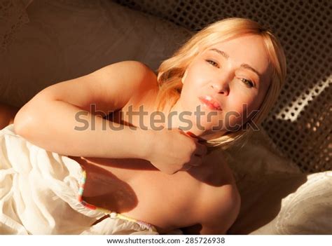 Naked Woman Bed Looking Camera ภาพสตอก Shutterstock