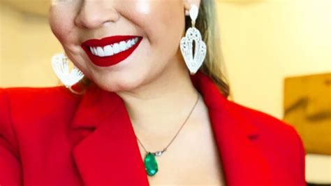 Marília Mendonça lingerie à mostra em look ganha elogios na web Deusa Purepeople