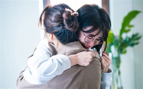 Напряжённые кадры с Сюзи из дорамы "Пока ты спишь" - YesAsia.ru