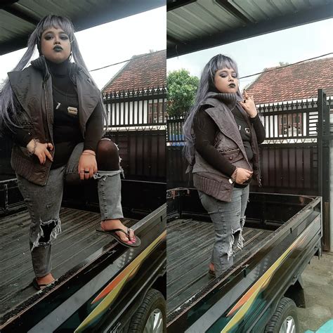 Sederet Aksi Kekeyi Yang Dianggap Absurd Tiduran Di Sawah Tampil Berani Pakai Bikini Sambil