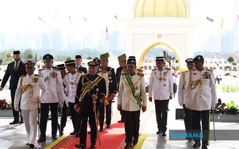 Menteri Kabinet Merafak Sembah Tahniah Kepada Sultan Ibrahim Sebagai