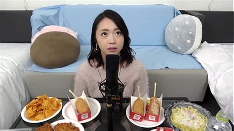 Asmr A Pervert Who Plays Obscene Sounds With Her Pussy Sound Fetish She Lifted Up Her Ass And