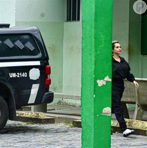 Foto Deolane Bezerra está isolada em cela da Colônia Penal Feminina de