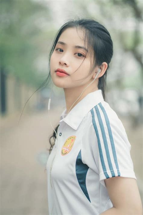 Những gương mặt hot girl xinh đẹp nổi bật trong tháng Báo Dân trí