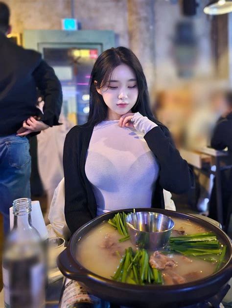 Hot Girl Si U V Ng M T M C T M Khoe Ng Cong Ch S