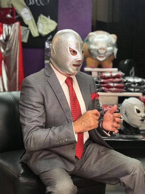 Por Pintar A El Santo Autor De Zapata Gay Recibe Reclamo