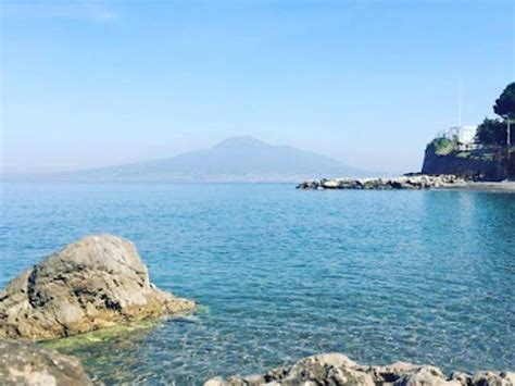 Il Bikini Vico Equense Prezzi Ombrellone Lettino E Sdraio Beacharound