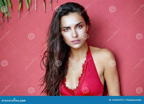 Gorgeous Natural Beauty Brunette Woman Face Close Up Portrait Stock Image Image Of Caucasian