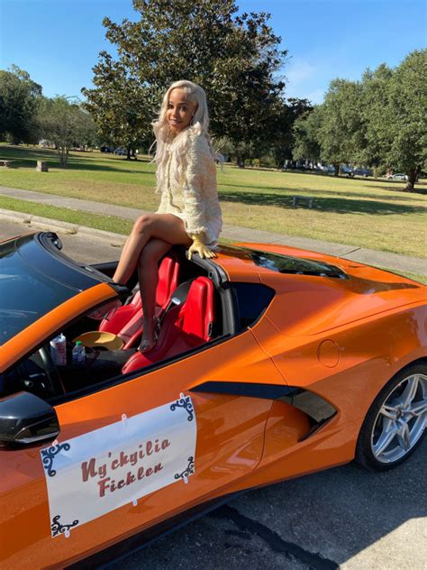 Blonde Straight Lace Front Wigs Platinum Hair Pre Plucked Asteriahair