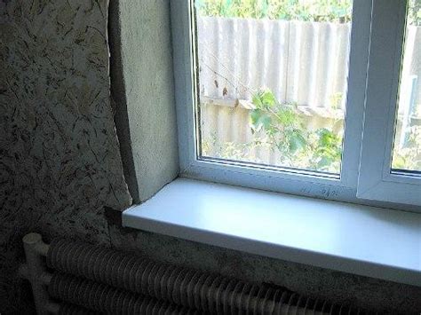 Установка пластикового подоконника