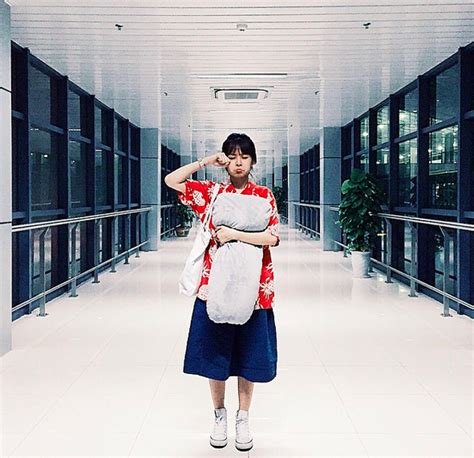 THỜI TRANG SÂN BAY của hot girl Việt có gì khác với các sao