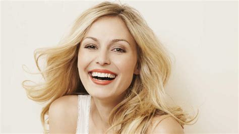 Warm Blonde Hair Shades Perfect For Brightening Your Locks This Spring