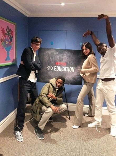 Sex Education第四季Netflix上線被喻為Margot Robbie 2 0的Emma Mackey現實穿搭解構 ELLE HK