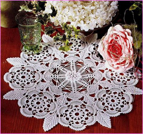 МОИ ПЕТЕЛЬКИ: Салфеточка с цветами и листиками