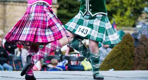 Best Kilts for Women: Elegant Kilt Product Reviews 2020