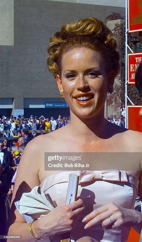 Molly Ringwald Hot And Sexy Bikini Pictures Livinlavidalowcarb