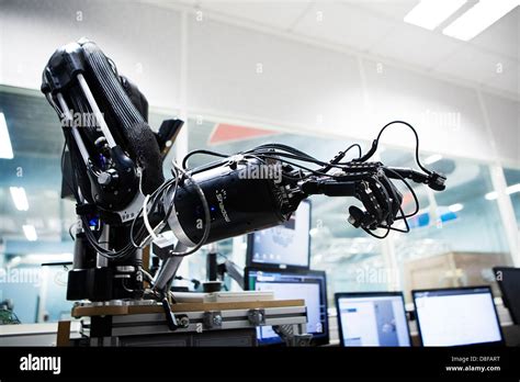 Robotics hand hi-res stock photography and images - Alamy